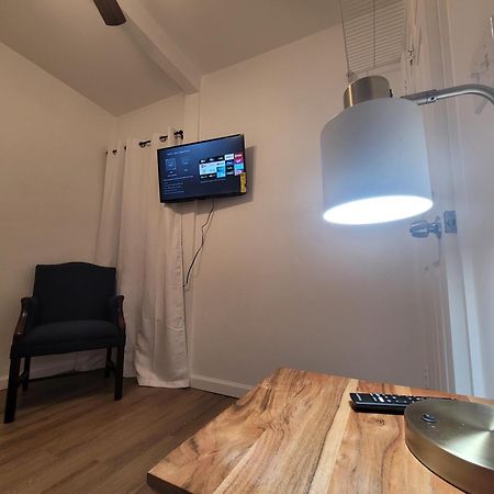 One Room In A Renovated Duplex House Near Fsu Tallahassee Exteriér fotografie